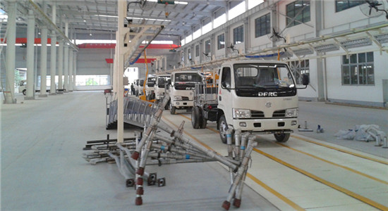 <a href=http://www.essary.cn/ssc target=_blank class=infotextkey>灑水車(chē)</a>圖片