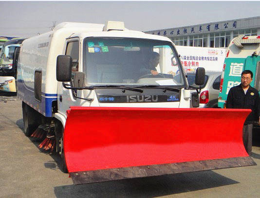 五十鈴鏟雪<a href=http://www.essary.cn/saoluche/ target=_blank class=infotextkey>掃路車</a>